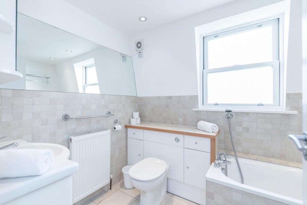 Beautiful 1 Bedroom Apartment In Victoria Λονδίνο Εξωτερικό φωτογραφία