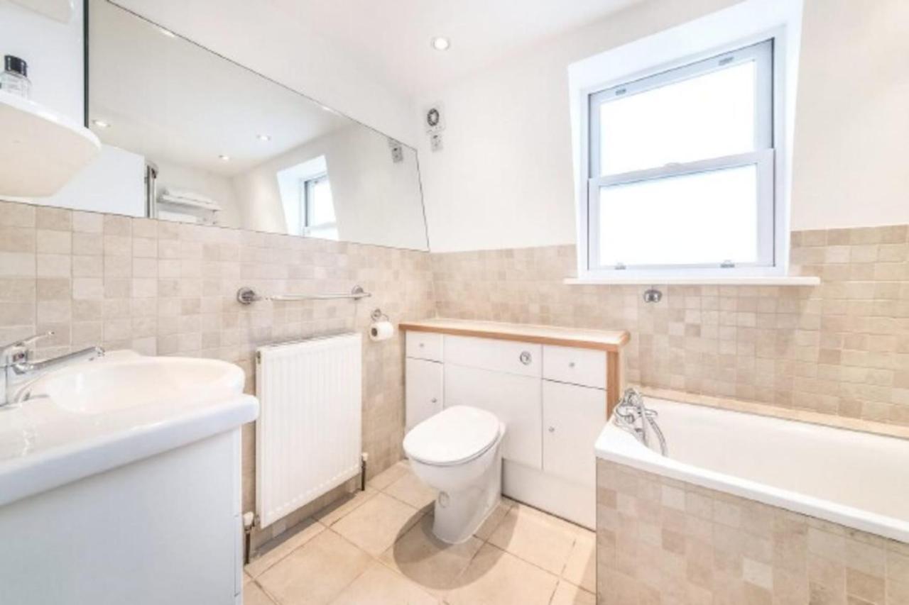 Beautiful 1 Bedroom Apartment In Victoria Λονδίνο Εξωτερικό φωτογραφία